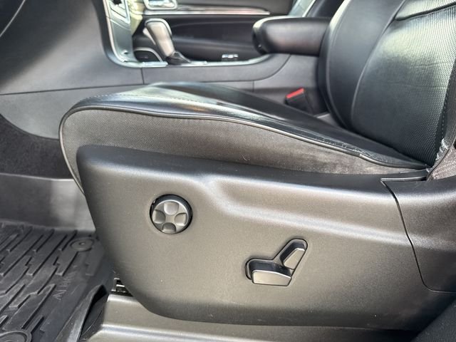 Used 2018 Gray Jeep Overland image 11