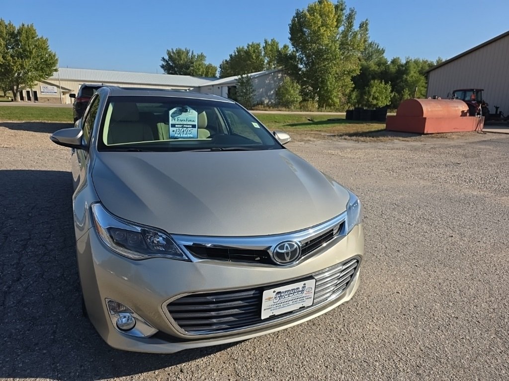 2014 Toyota Avalon Limited photo 3