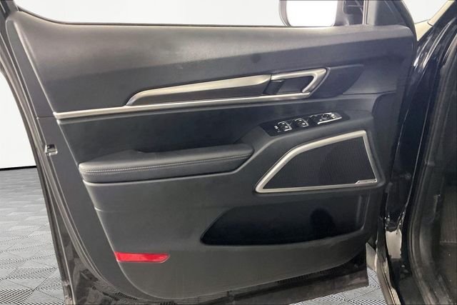 Used 2025 Black Kia S image 16