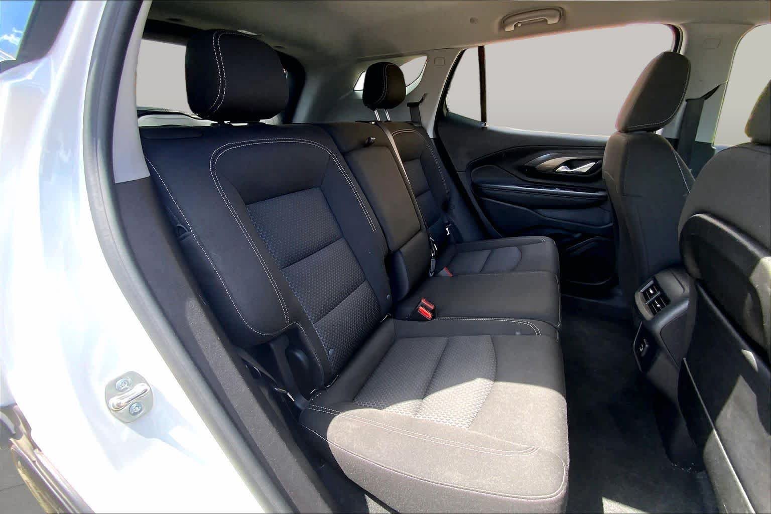 Used 2024 Summit White GMC SLE image 18