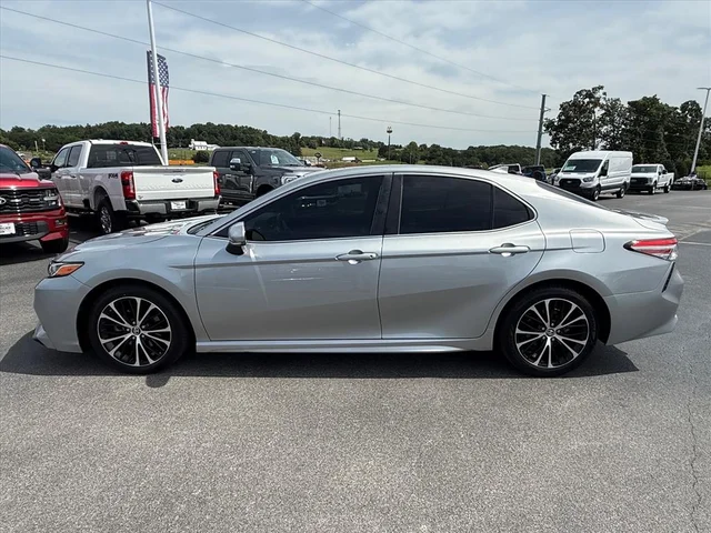 2019 Toyota Camry SE