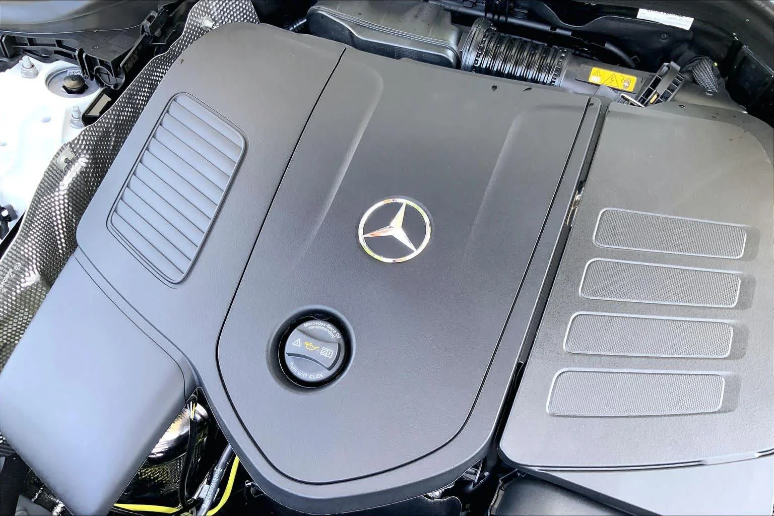 New 2026 Polar White Mercedes-Benz GLC 300 image 27
