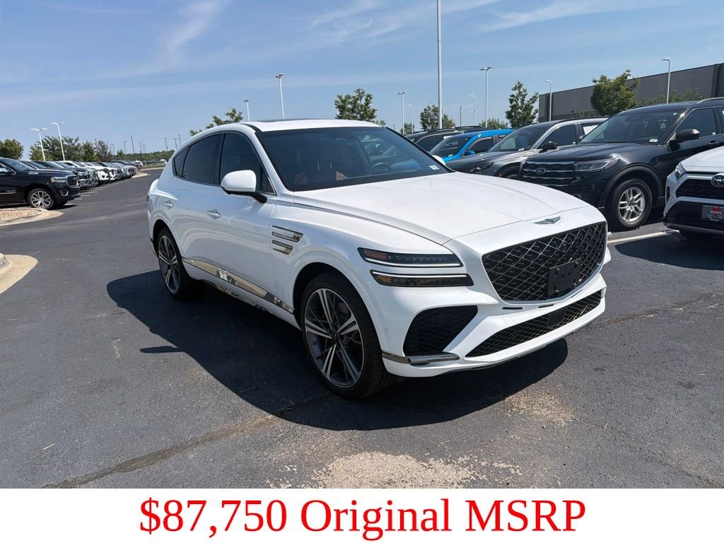 Used 2025 White Genesis 3.5T e-SC image 1