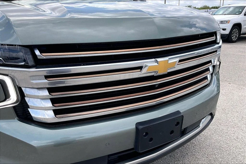Used 2023 Green Chevrolet High Country image 34