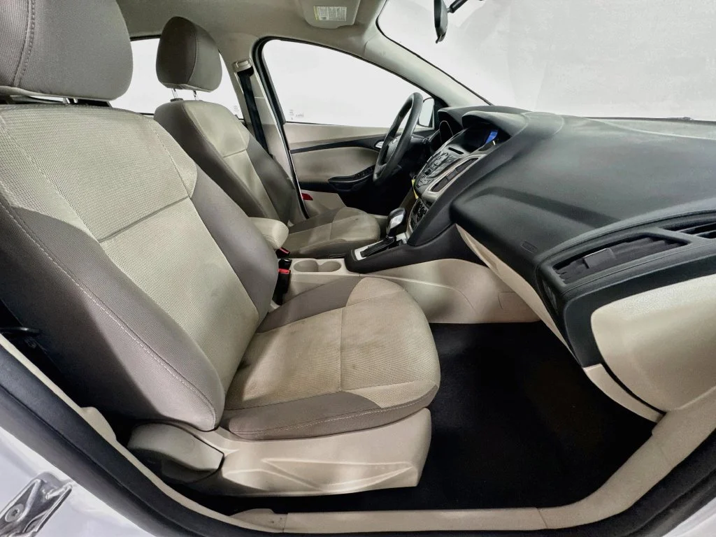 Used 2014 Oxford White Ford SE image 31