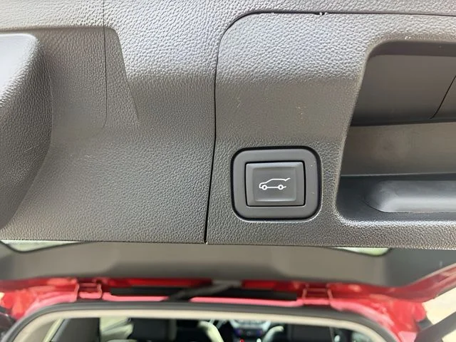 Used 2023 Red GMC SLT image 10