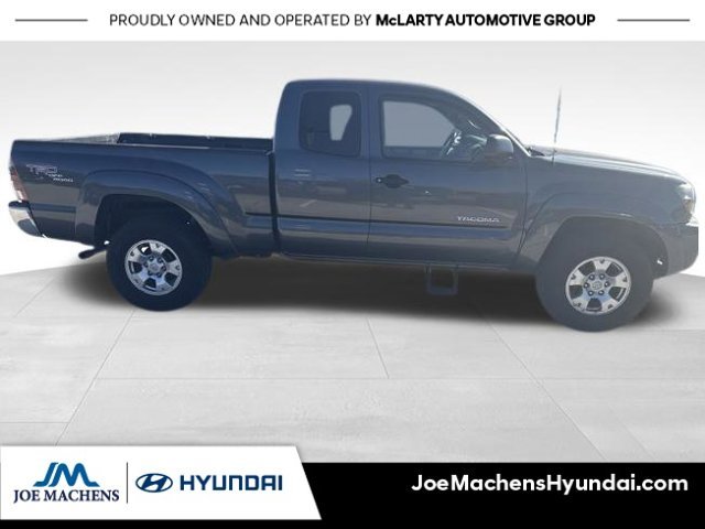 Used 2009 Gray Toyota SR5 V6 image 2