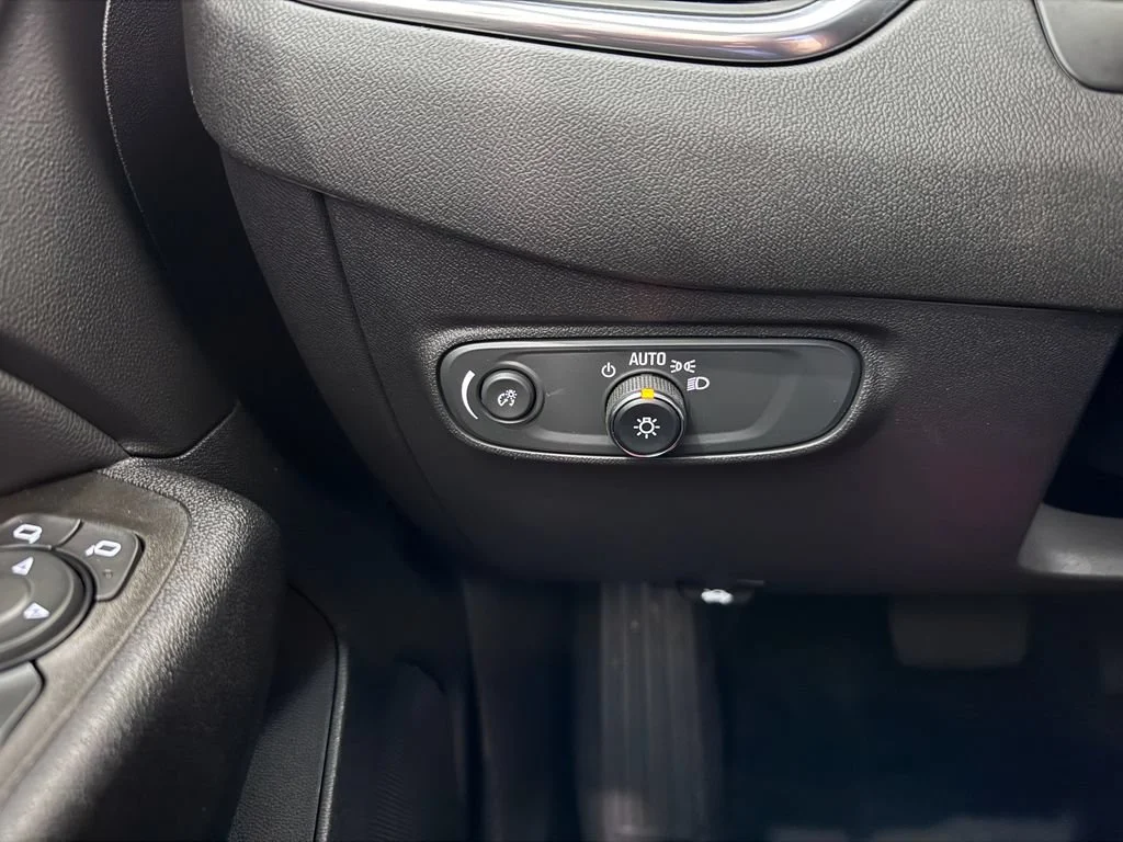 2024 Chevrolet Equinox LT - Photo 24