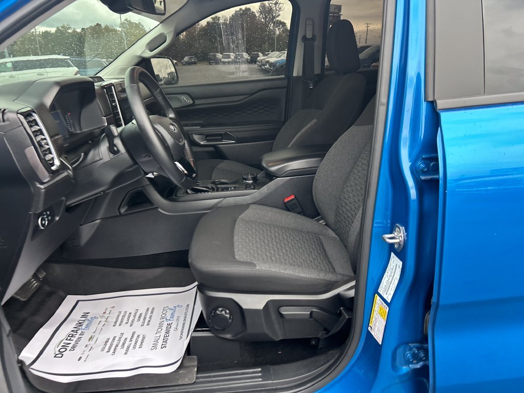 Used 2025 Blue Ford XLT image 13