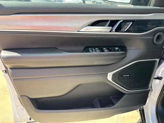 New 2026 White Jeep  image 21