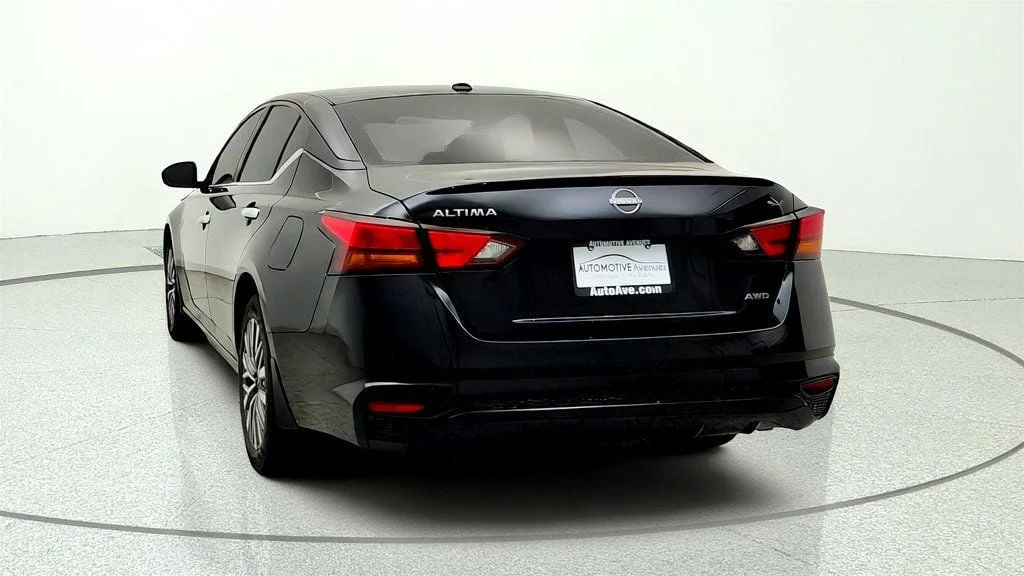 Used 2024 Super Black Nissan 2.5 SV AWD Sedan image 6