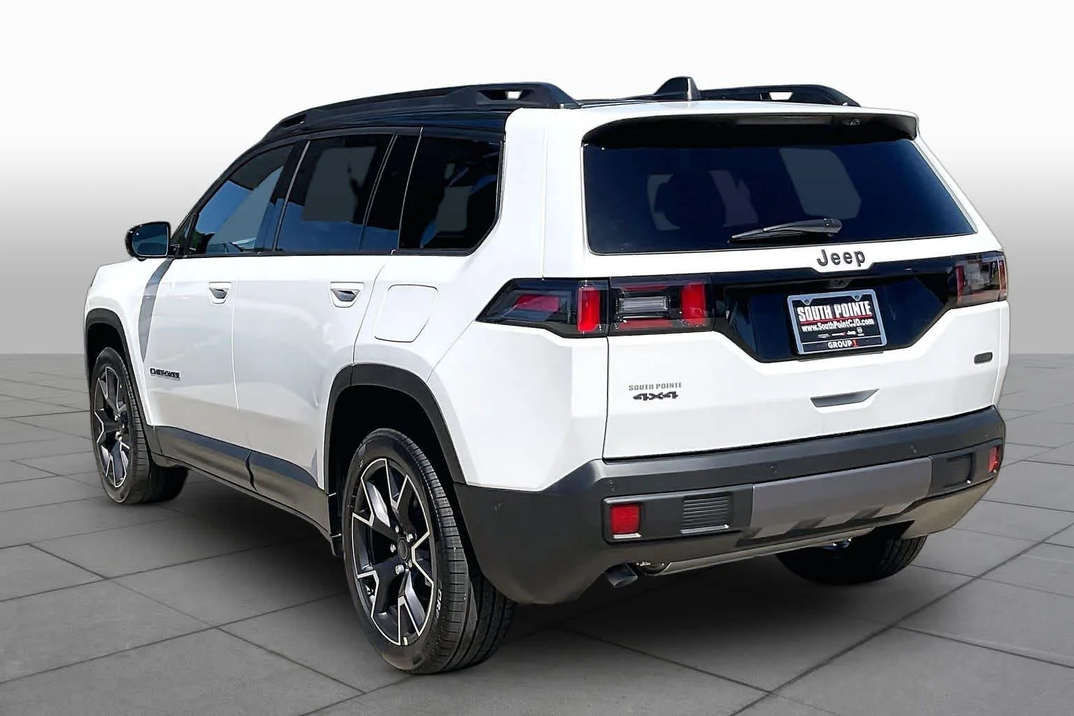 New 2026 Bright White Clear-Coat Exterior Paint Jeep Overland image 12