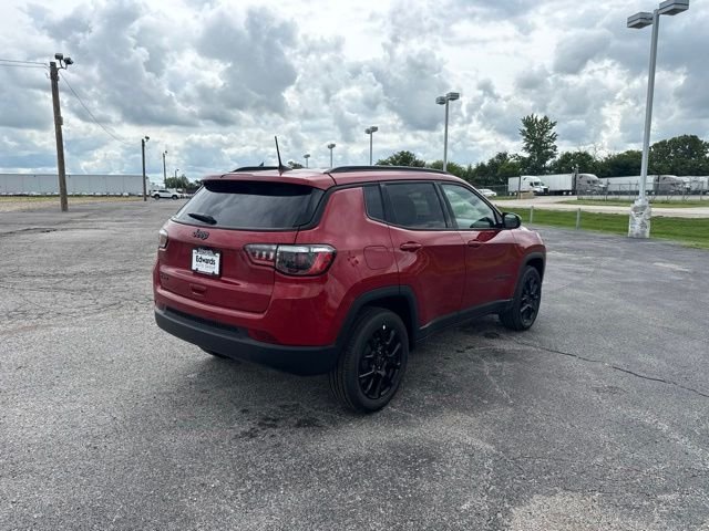 New 2026 Red Hot Pearlcoat Jeep Latitude image 7