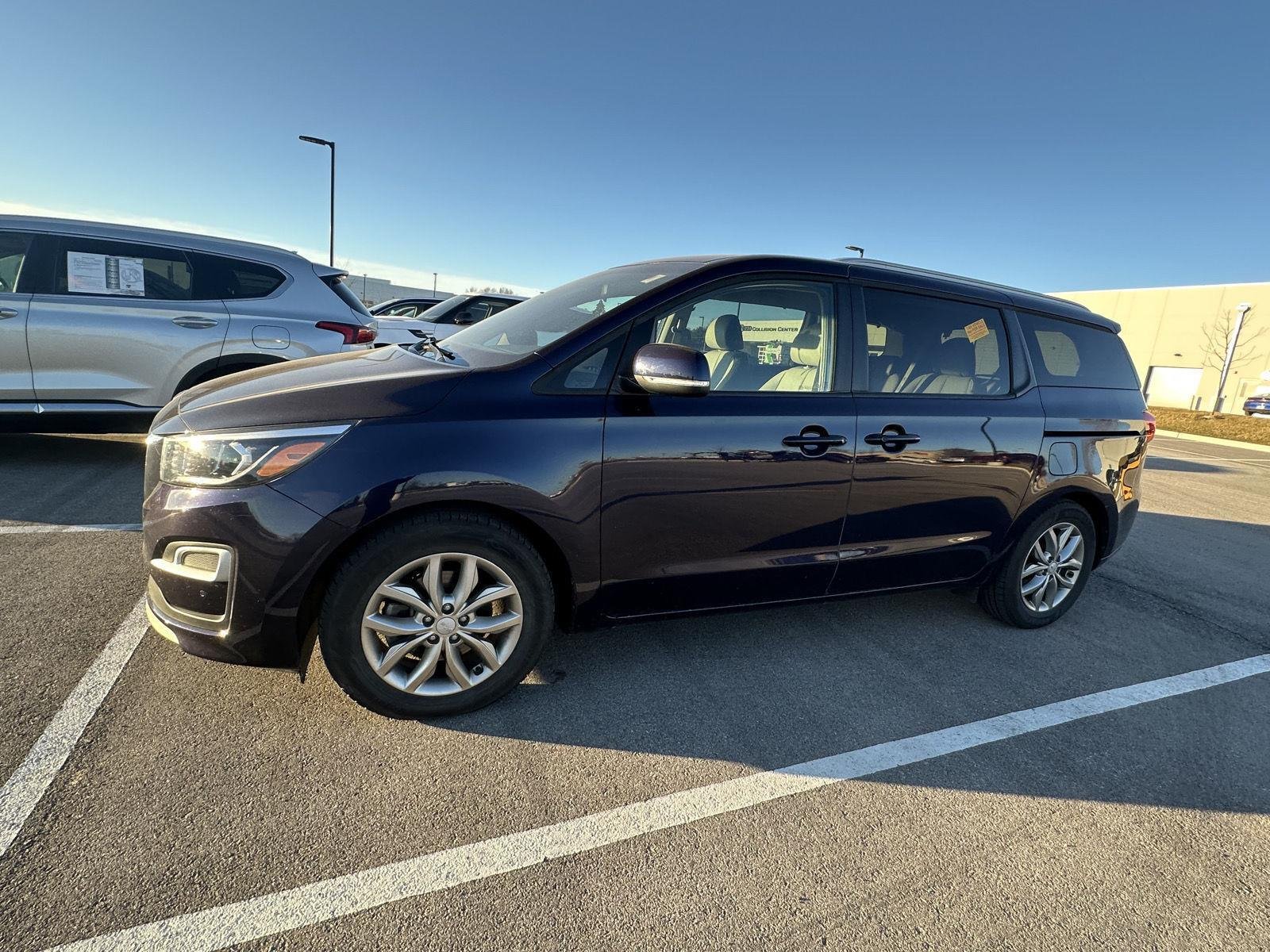 Used 2020 Kia Sedona EX with VIN KNDMB5C15L6587696 for sale in Kansas City