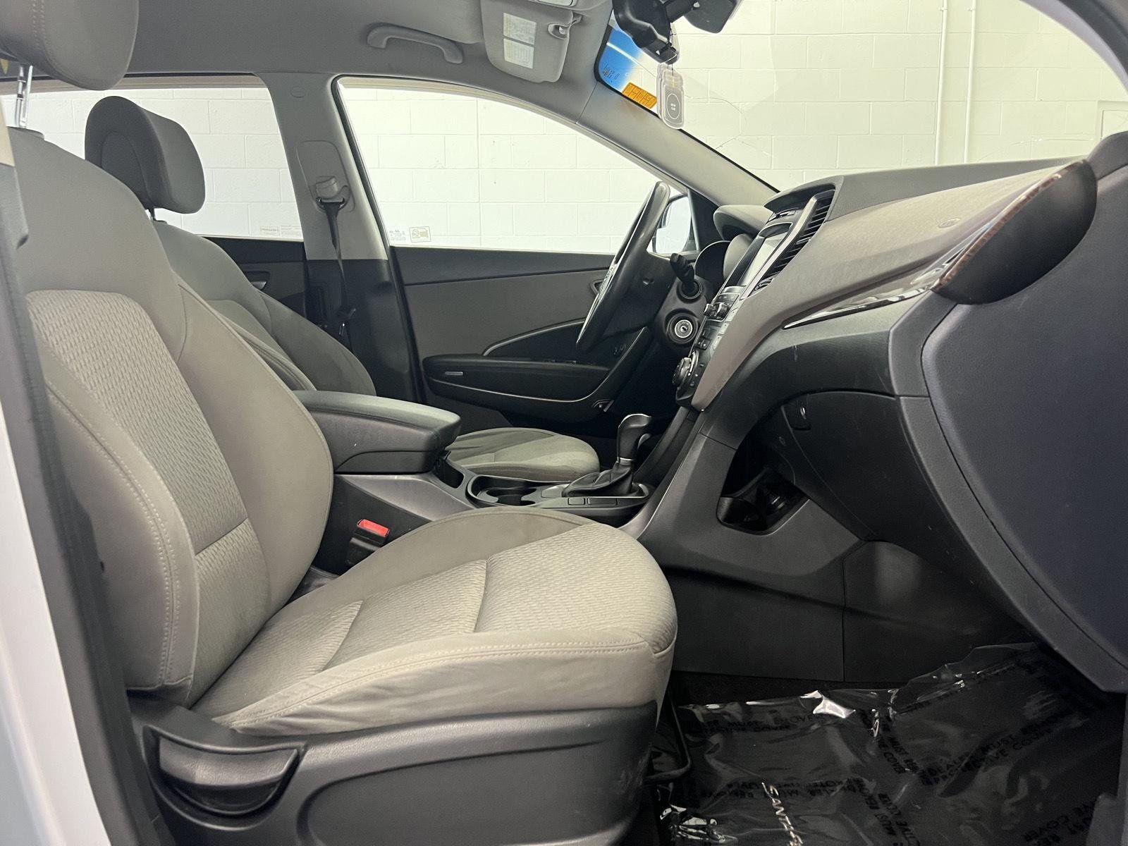 2017 Hyundai Santa Fe SE - Photo 27