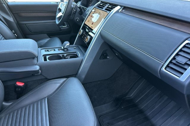 Certified Used 2025 Black Land Rover Dynamic SE image 14