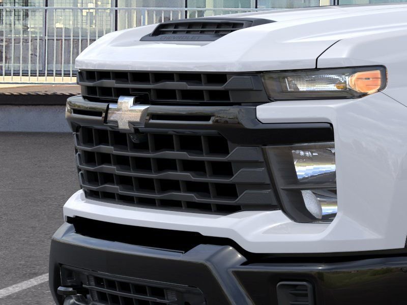New 2026 Summit White Chevrolet WT image 13