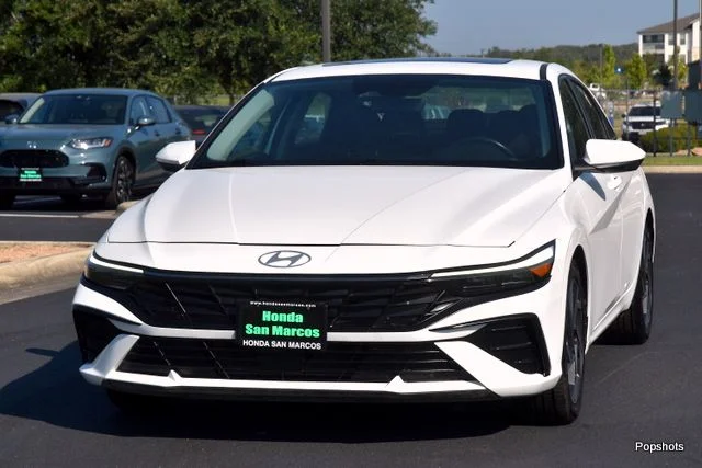 Pre-Owned 2025 Hyundai Elantra SEL Convenience