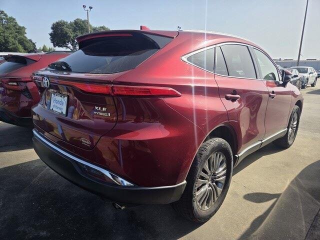 Used 2021 Ruby Flare Pearl Toyota XLE image 4
