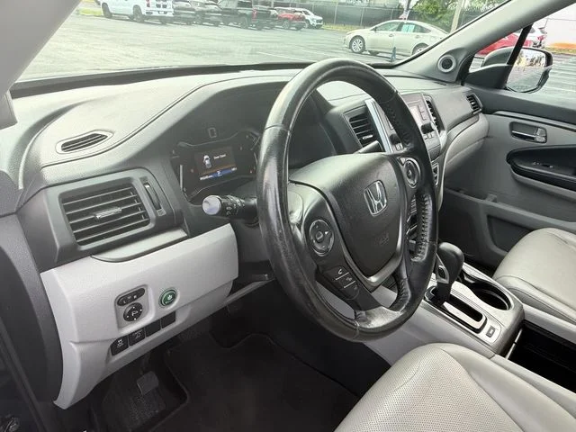 Used 2018 Blue Honda RTL image 10