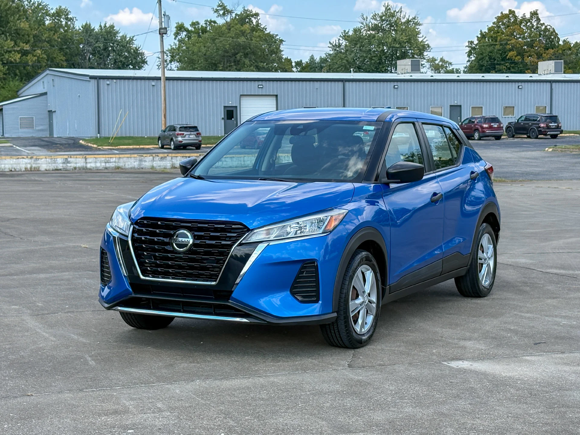 Used 2021 Blue Nissan S image 5