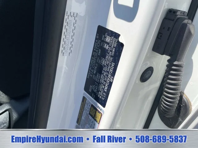 Used 2024 White Kia LX image 18
