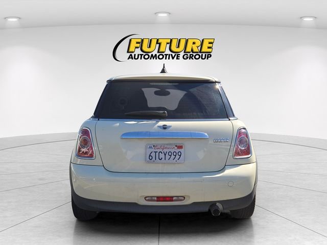 Used 2011 White MINI Base image 5