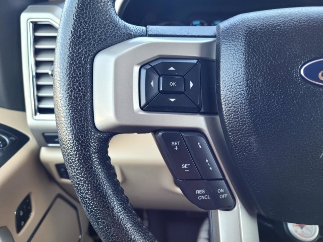 Used 2015  Ford Lariat image 25
