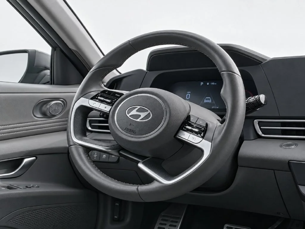 Used 2025 Gray Hyundai SEL Sport image 20