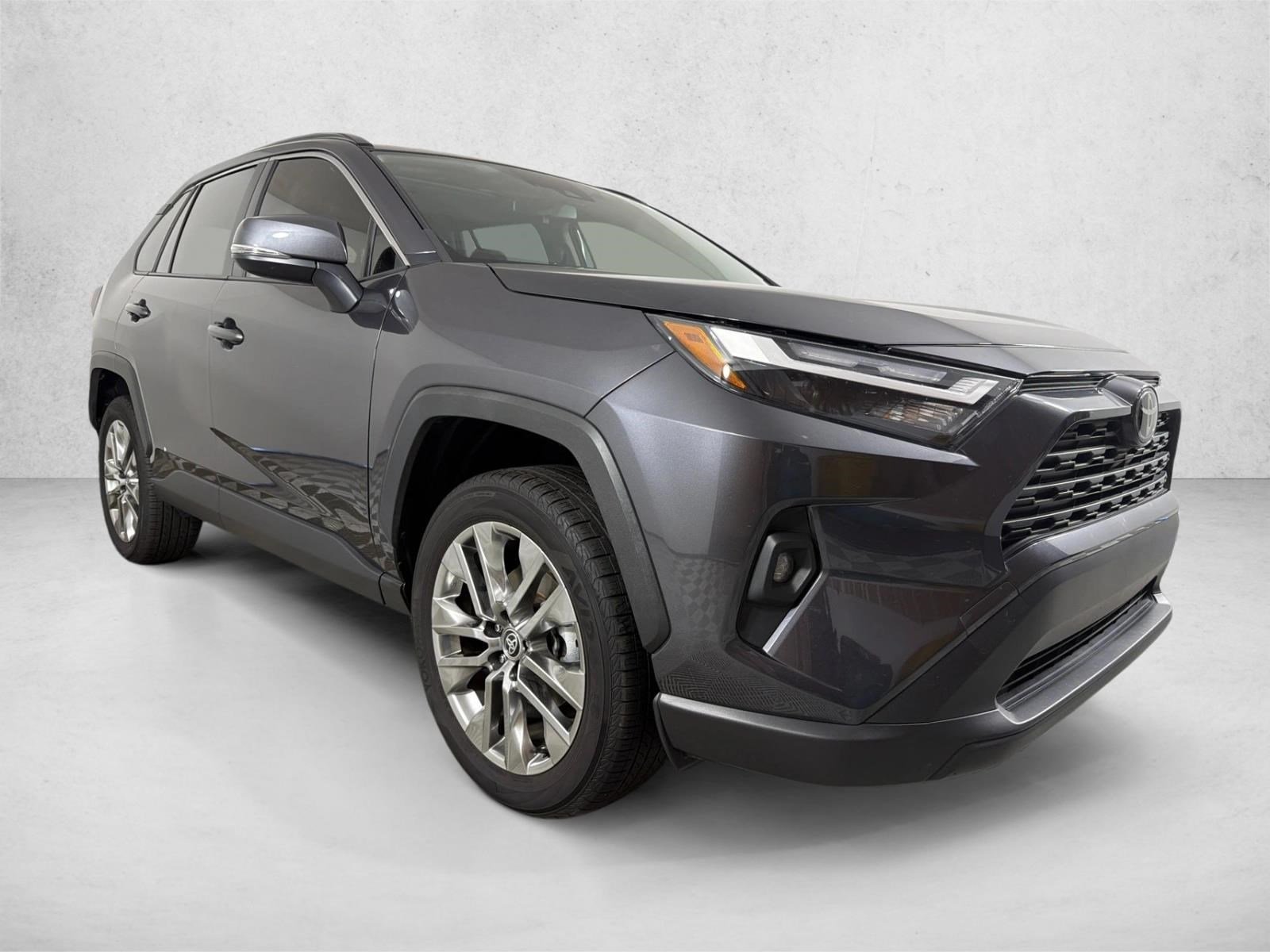 Certified Used 2025  Toyota XLE Premium image 1