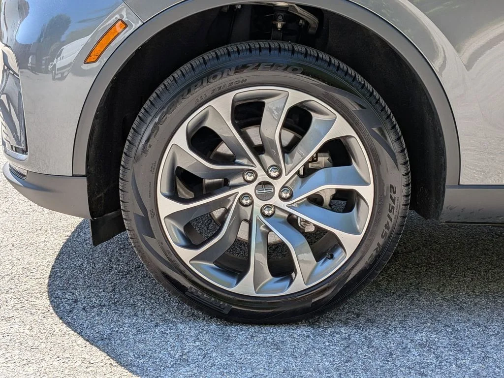 Used 2025 Gray Lincoln Reserve image 36