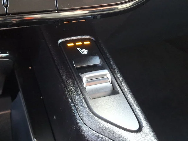 Certified Used 2024 White Kia S image 25