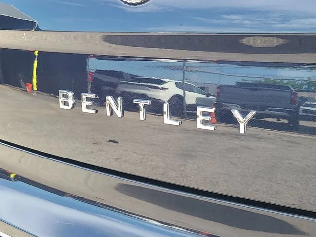 Used 2021 Blue Bentley V8 image 9