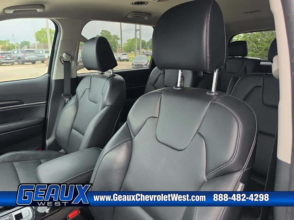 Used 2024 Black Kia S image 17