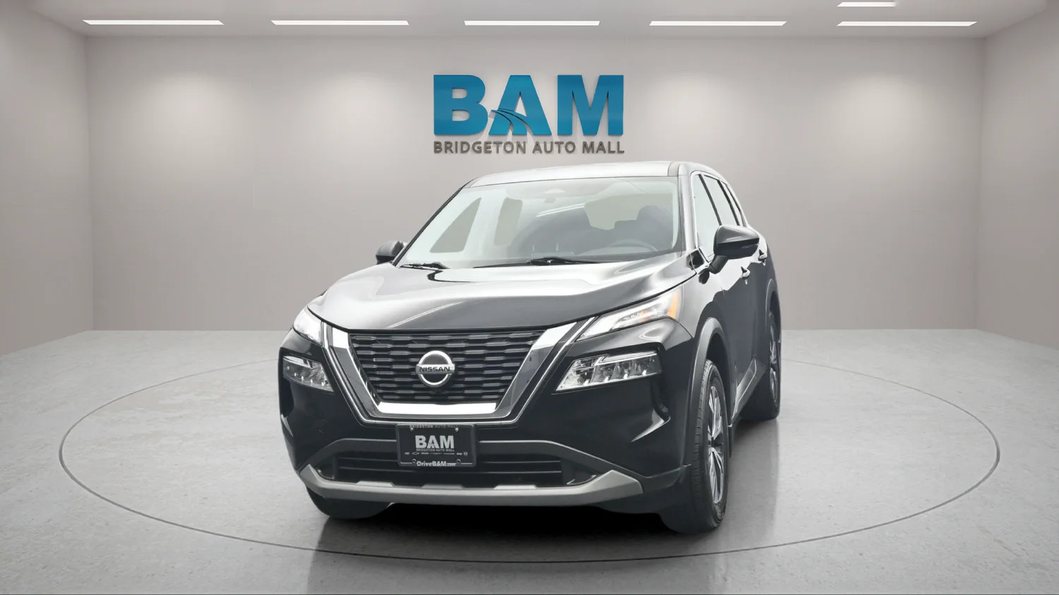 Used 2021 Black Nissan SV Intelligent AWD image 5