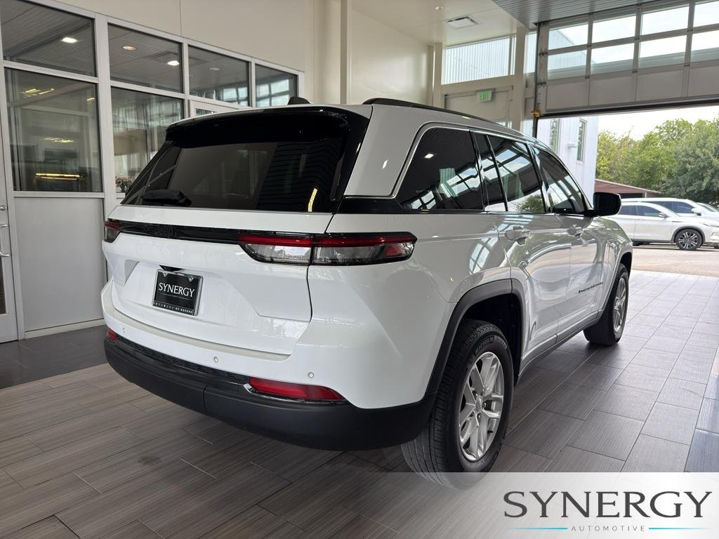 Used 2023 Bright White Clearcoat Jeep Laredo image 2