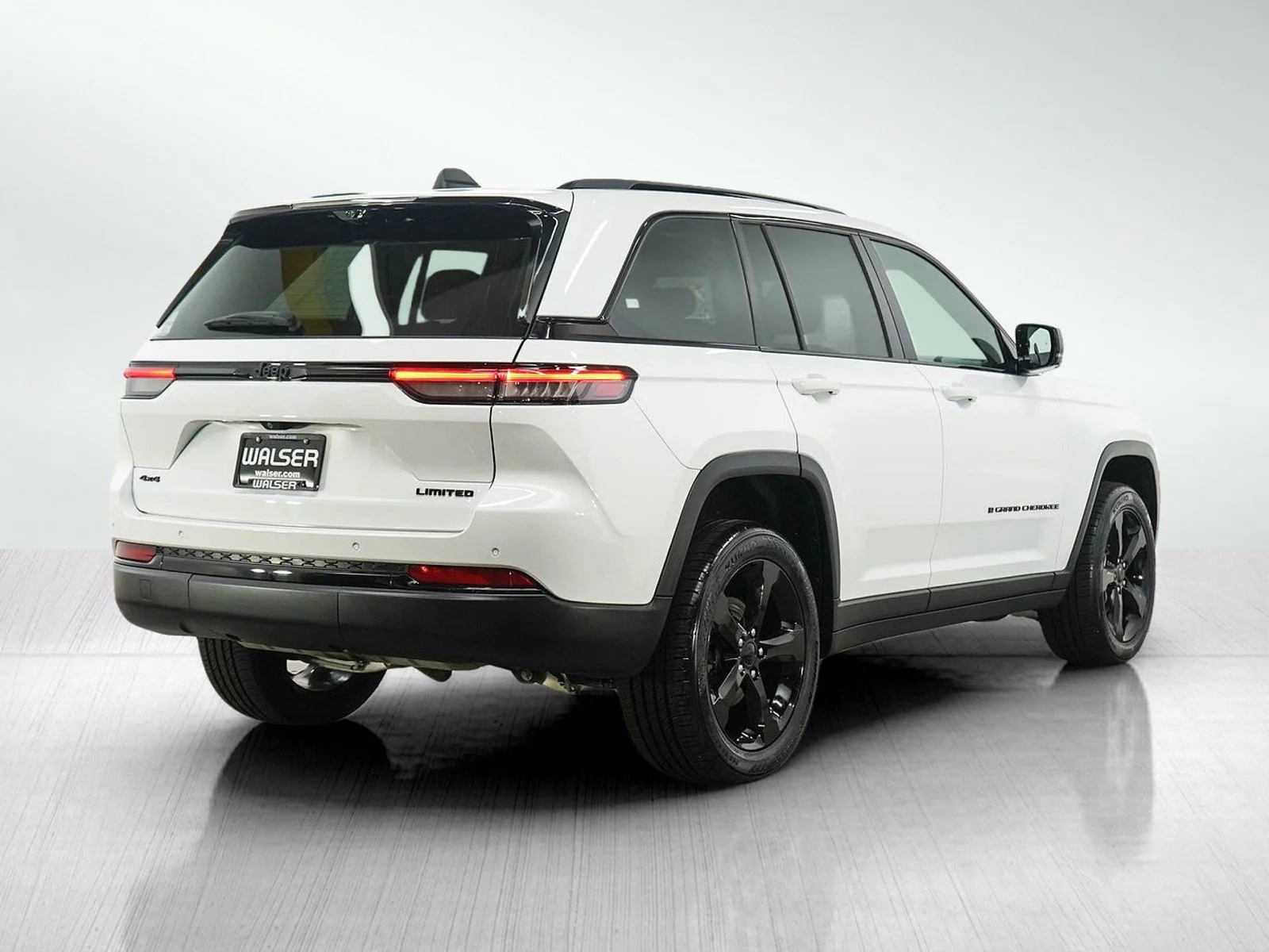 Used 2024 Bright White Clearcoat Jeep Limited image 5