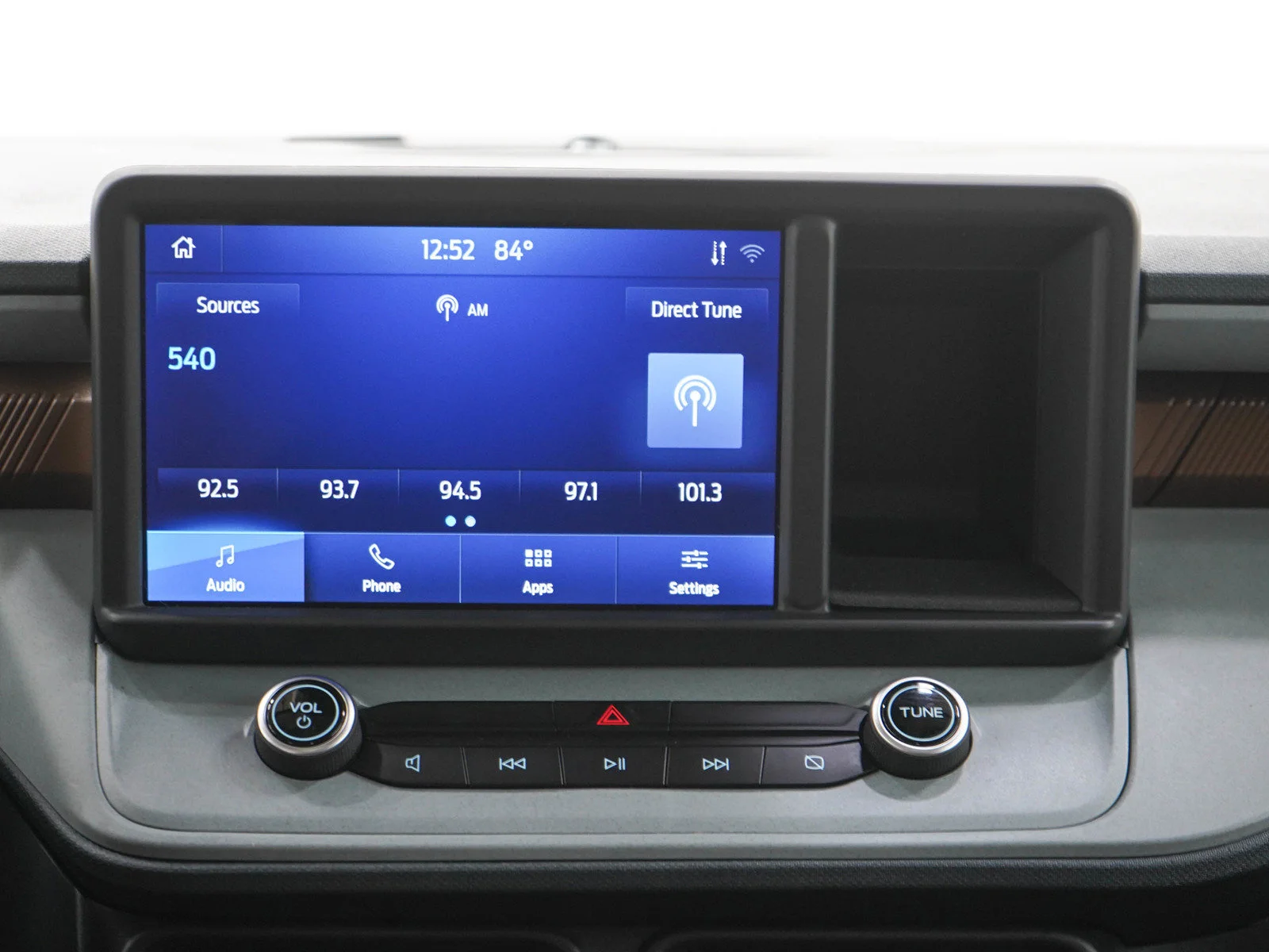 Used 2022 Gray Metallic Ford Lariat image 18