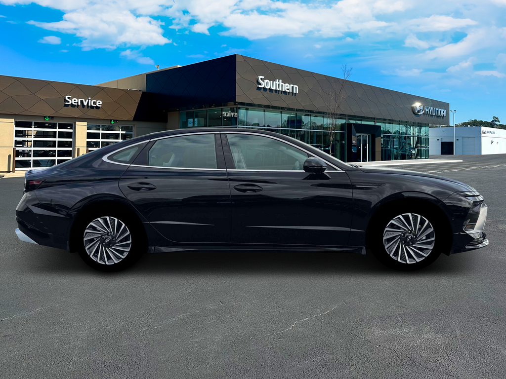 2025 Hyundai Sonata Hybrid Limited photo 4