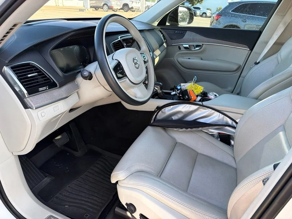 Used 2022  Volvo Inscription image 8