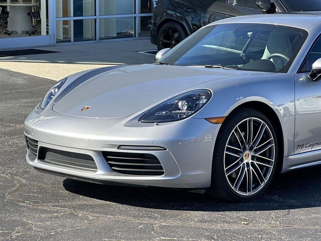 Used 2024  Porsche Style Edition image 34