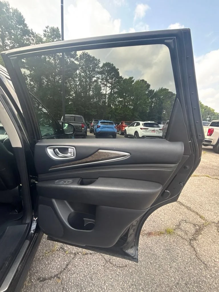 Used 2014  INFINITI NA image 23