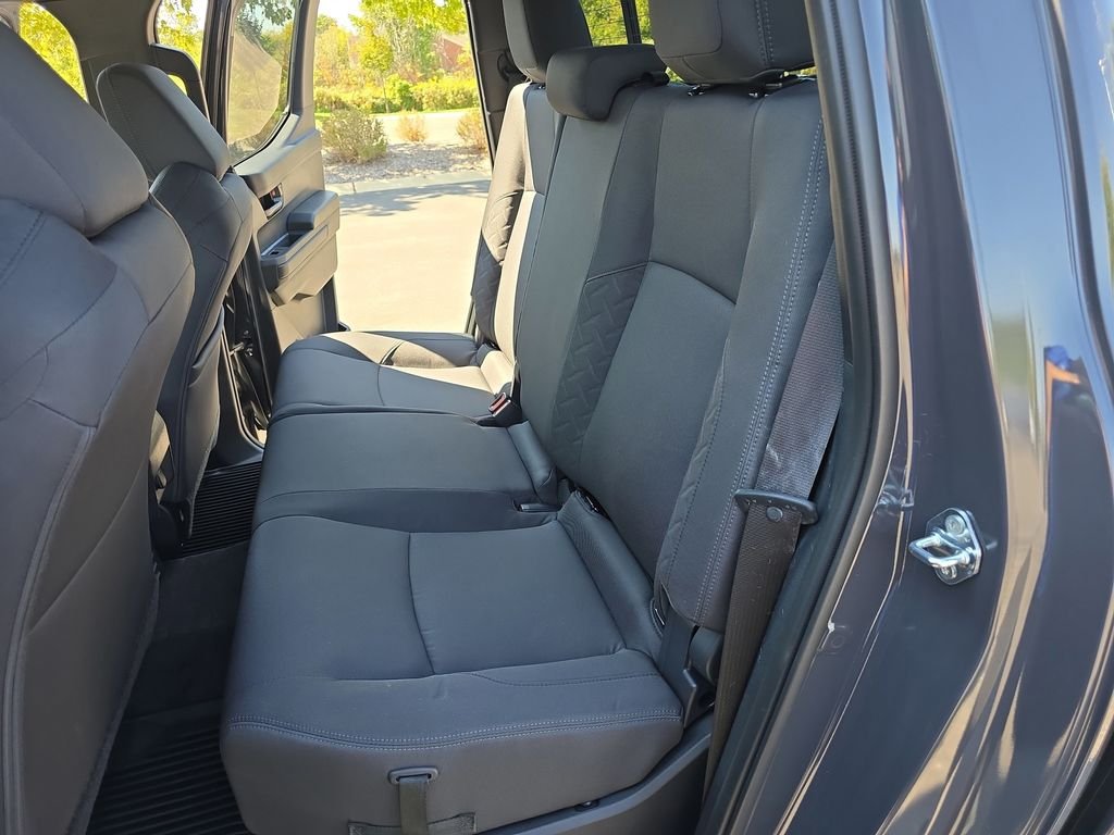 2025 Toyota Tacoma SR5 - Photo 15