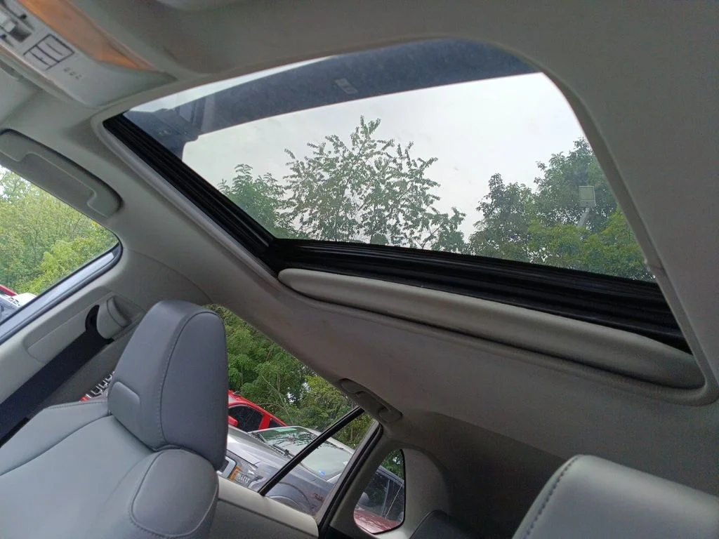 Used 2021 Silver Toyota XLE Premium image 8