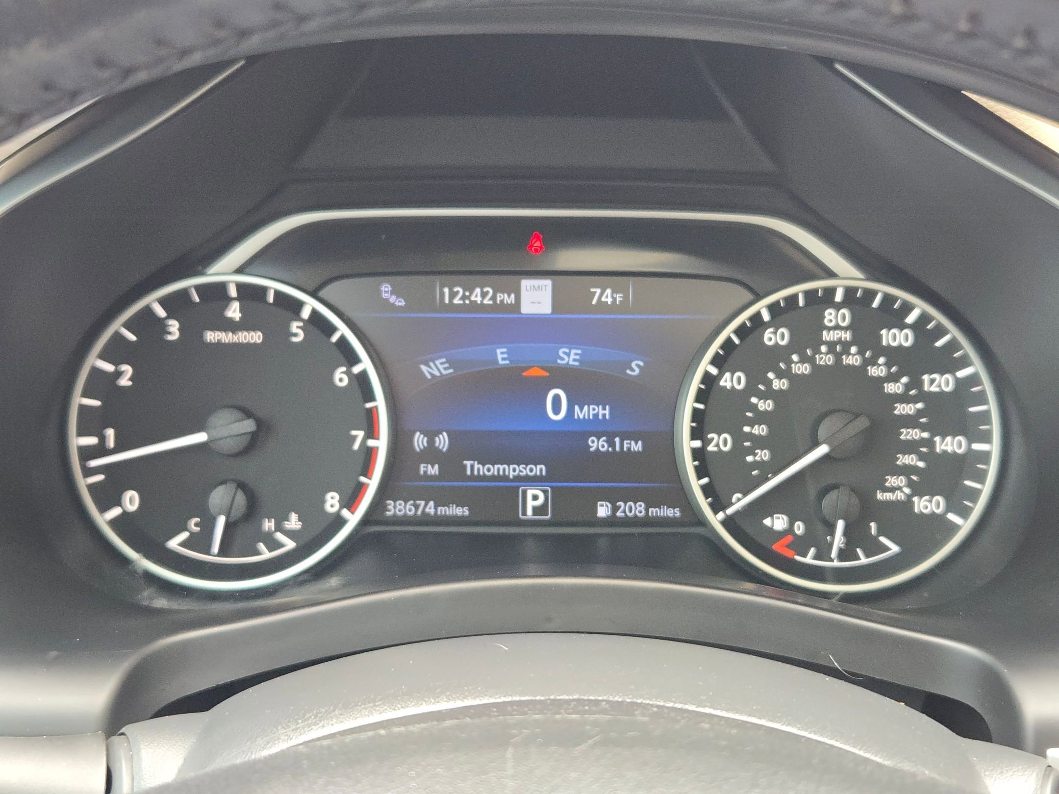 Used 2022 Pearl White Tricoat Nissan Platinum image 23
