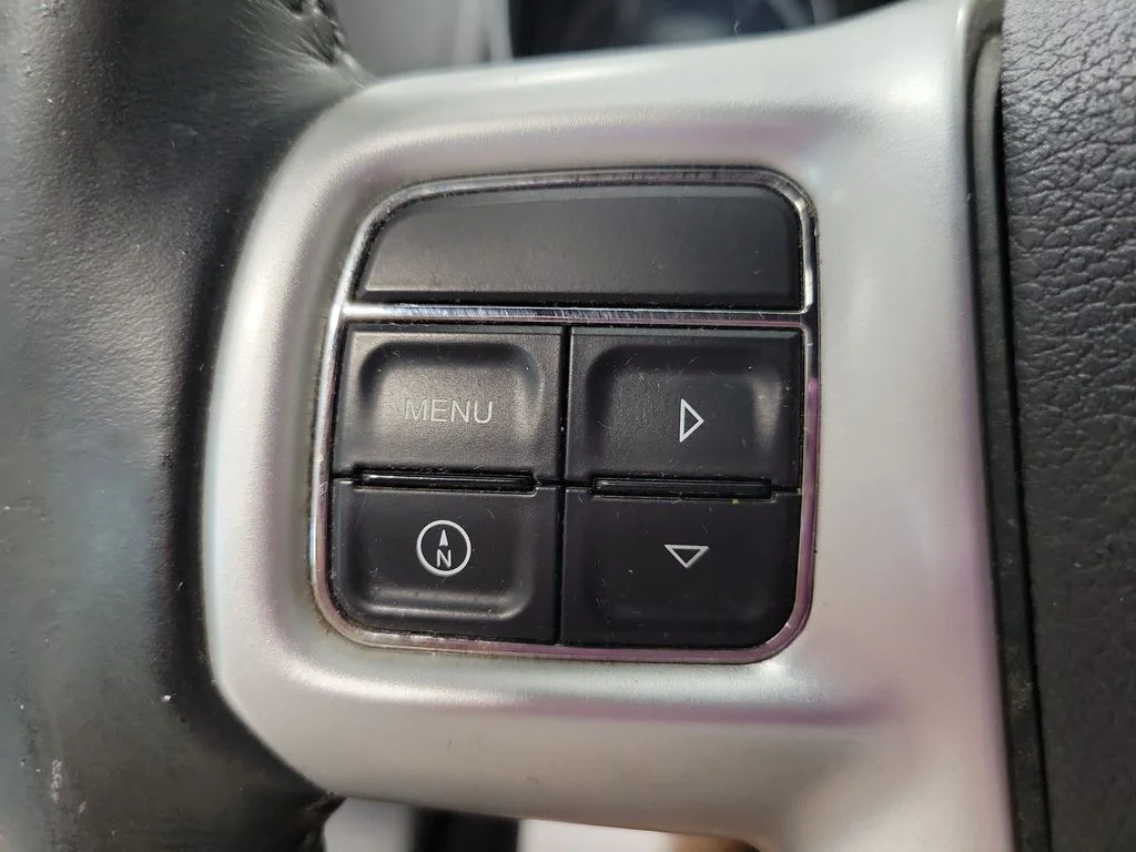 Used 2012 Silver Chrysler Touring image 27