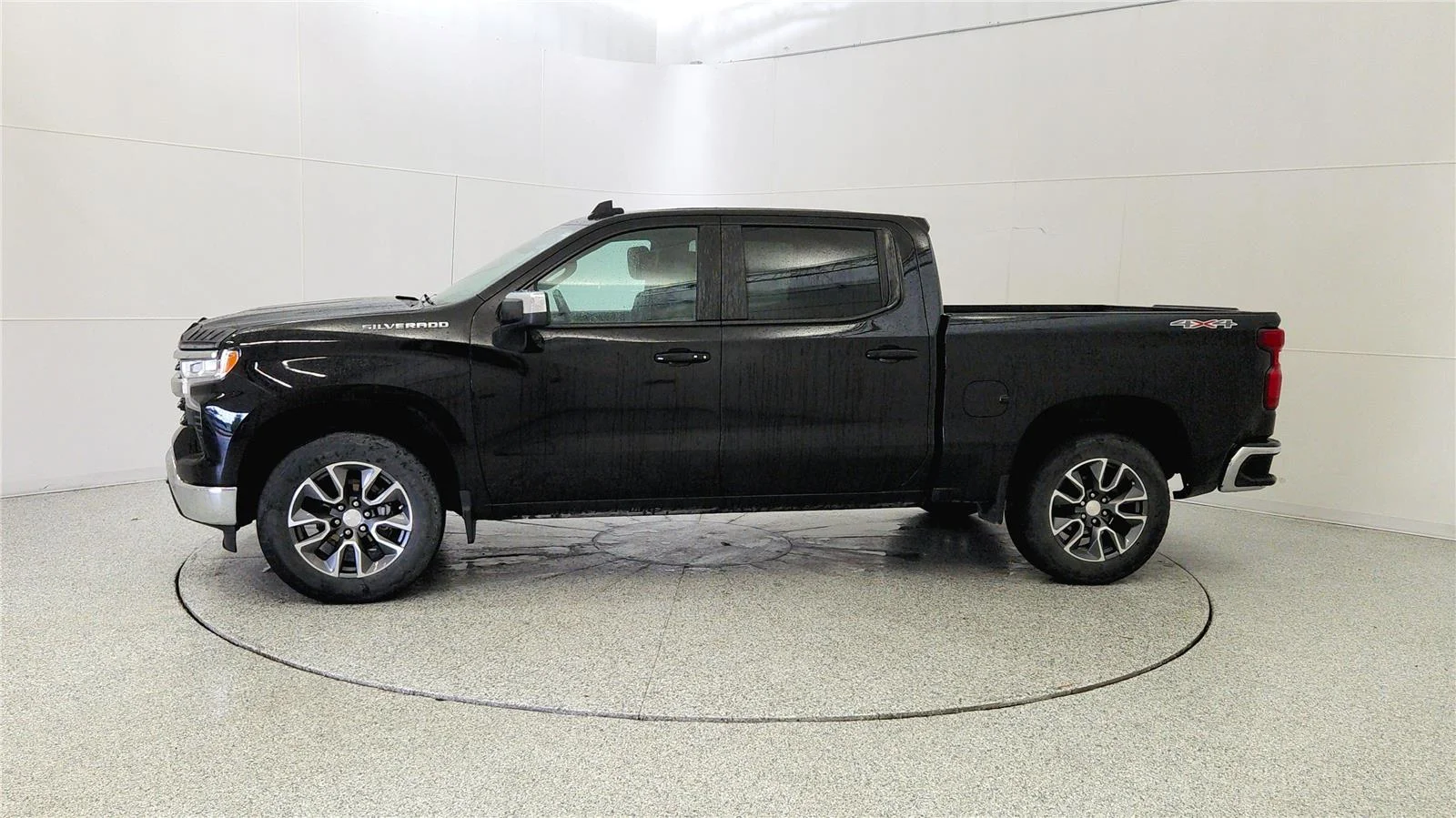 Used 2022 Black Chevrolet LT (2FL) image 4
