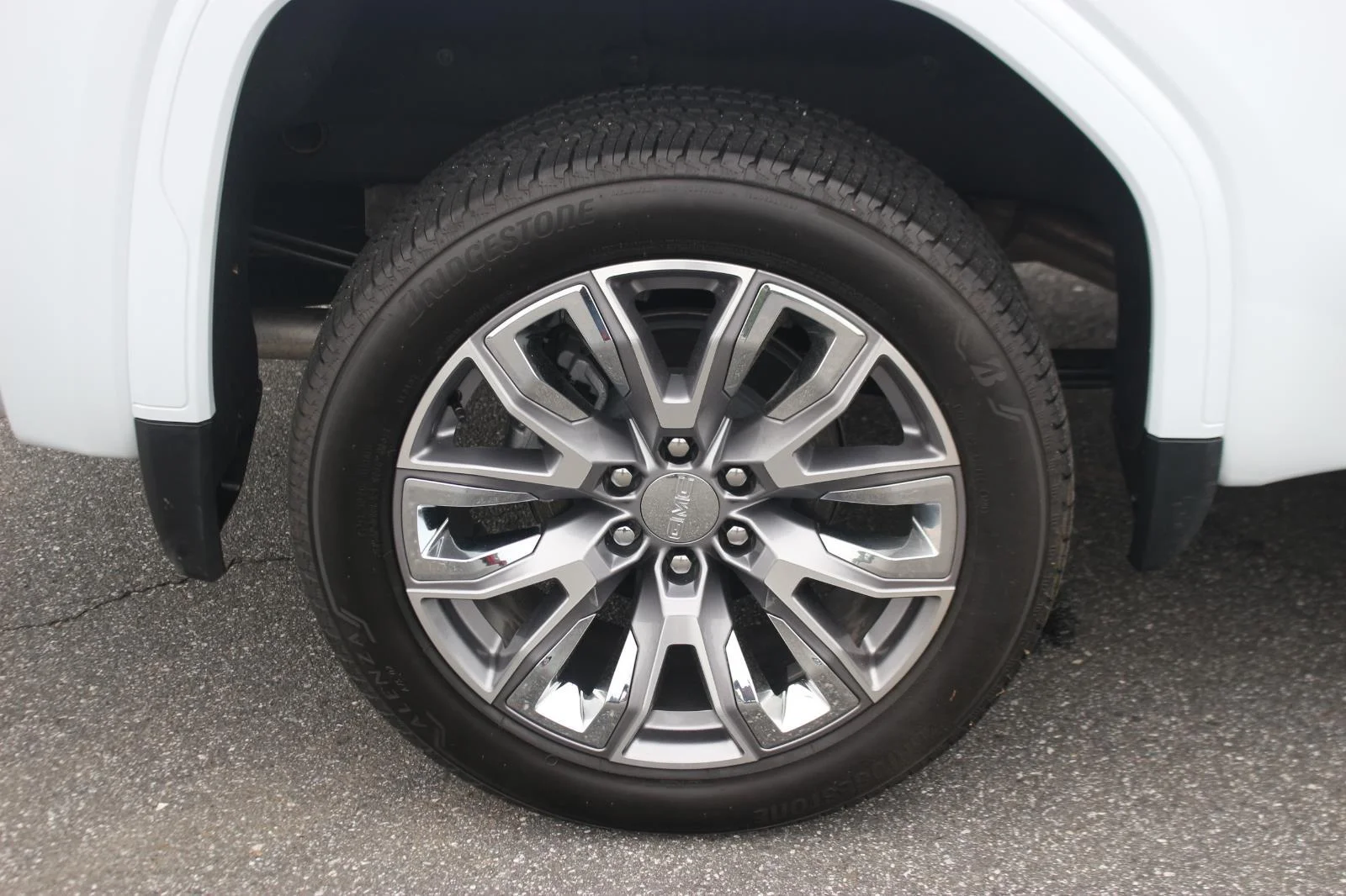 Used 2026 Glacier White Tricoat GMC Denali image 39