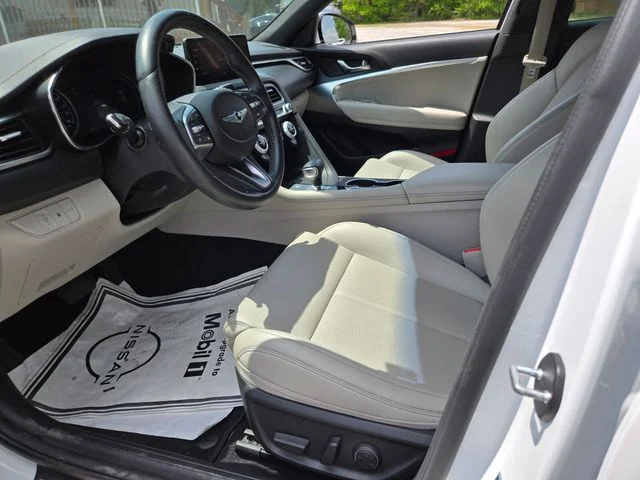 Used 2022 White Genesis 2.0T image 10