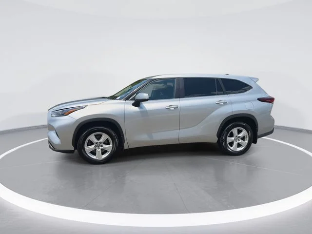 Used 2024 Silver Toyota LE image 4